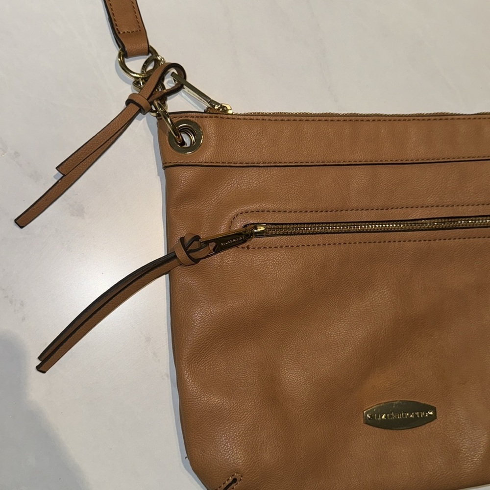Liz Claiborne camel tan purse gold metal shoulder strap adjustable side pockets - Picture 3 of 12